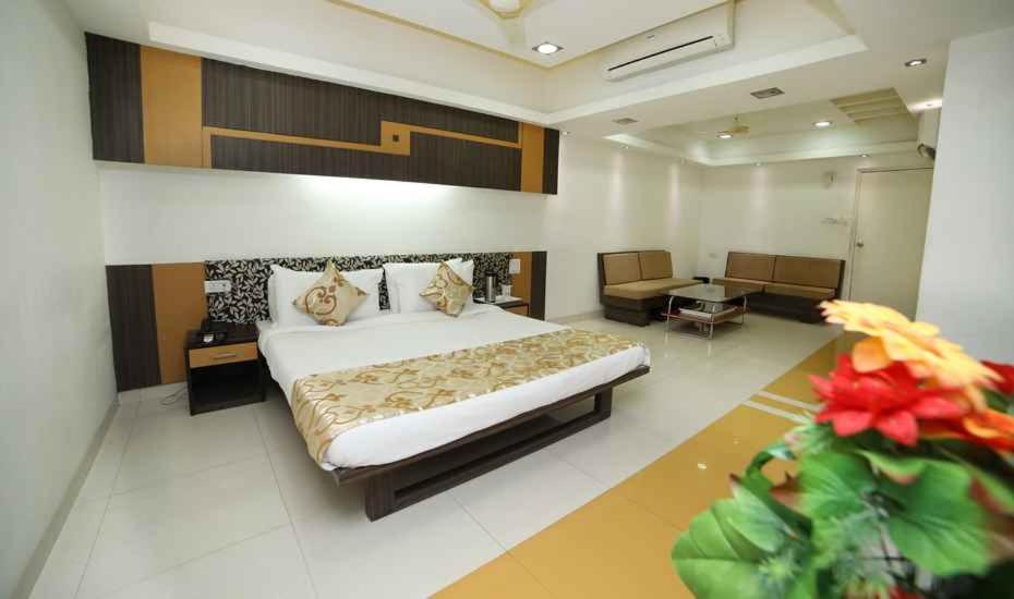 Hotel Grand Suites Indore Exterior foto